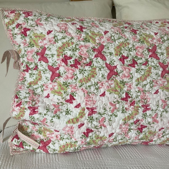 Elena Brunelli Shams Set/2 Quilted Decorative Pillow Covers Butterflies / Roses - Picture 3 of 11